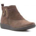 Earth Spirit Womens Brown Suede Flat Ankle Boot